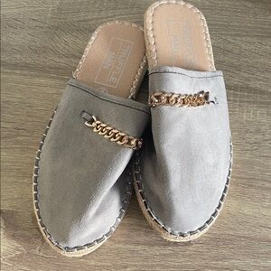 Men's Gray Suede Chain-Trim Slip-On Mules
